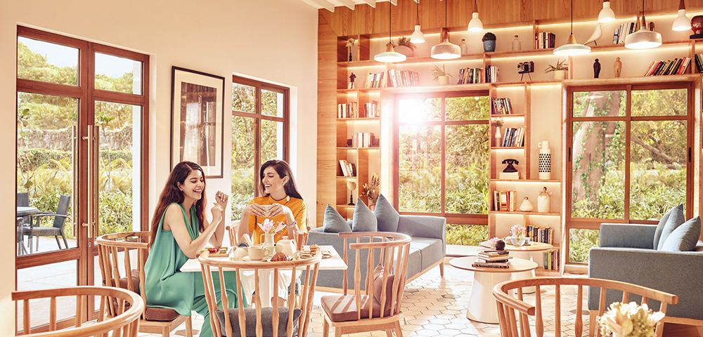 Lodha-Amara-Kolshet-Road-Thane-Cafe-Area-View