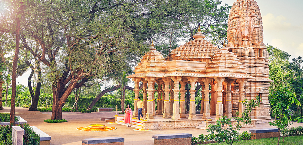 Lodha-Amara-Kolshet-Road-Thane-Temple-View